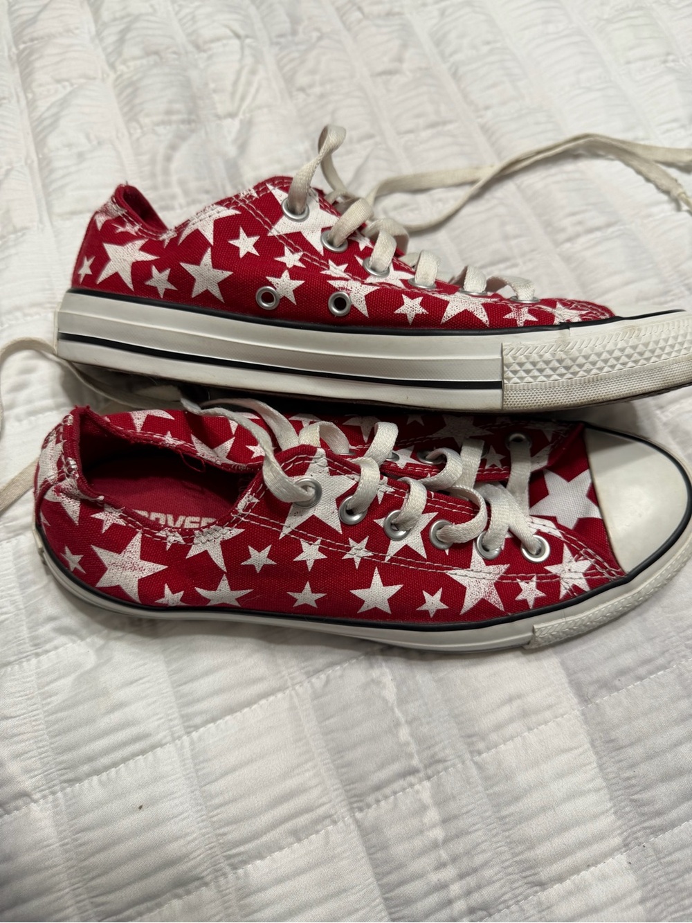 Converse Low Top Canvas Sneakers in Red with White Stars M6/W/8 Unisex July - Picture 2 of 6
